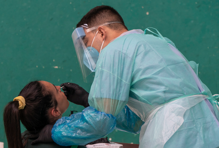 Foto de archivo de pruebas PCR en Getaria. (Andoni CANELLADA/FOKU).