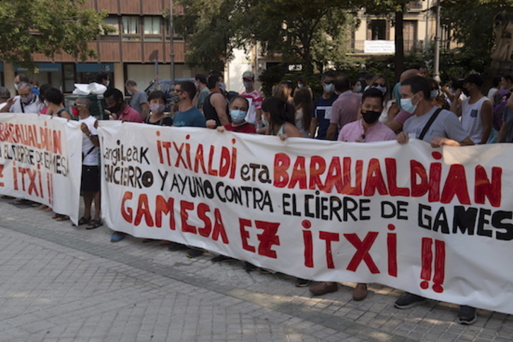 Protesta de los trabajadores en Iruñea. (Jagoba MANTEROLA/FOKU)