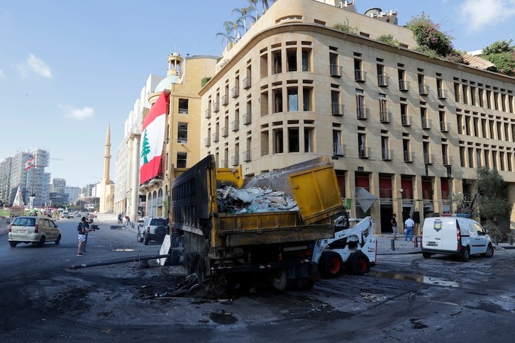 Restos de la batalla campal de ayer en Beirut. (Anwar AMRO-AFP)