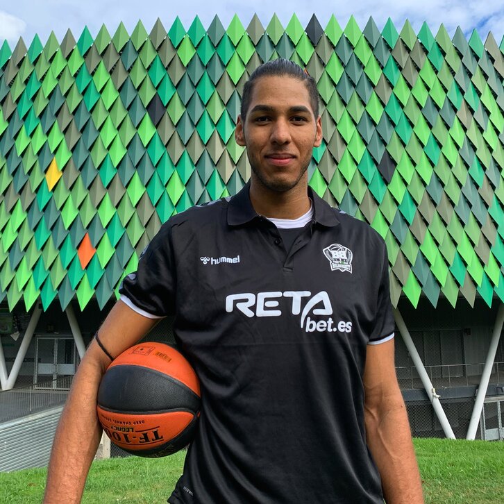 Dos Anjos ha sido presentado como nuevo hombre de negro. (BILBAO BASKET)
