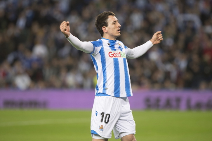 Mikel Oyarzabal celebra uno de los goles que ha marcado esta temporada. (Juan Carlos RUIZ/FOKU)