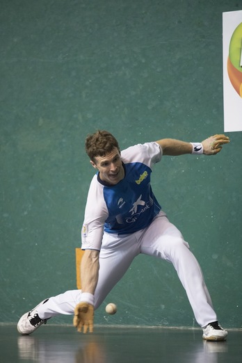 Artola, pilota zail bat jaso nahian (Juan Carlos RUIZ / FOKU)