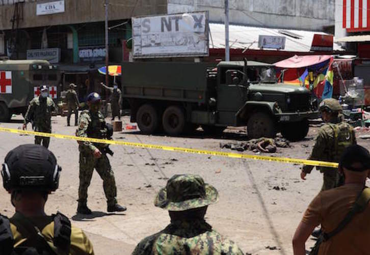 Explosiones en Jolo. (Nickee BUTLANGAN / AFP)