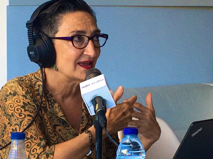 Elena Belokik nazioartera begira jartzen gaitu.