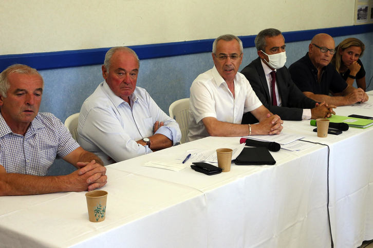 Erdian Jean-Jacques Lasserre, Claude Olive eta Hervé Jonathan. (BOB EDME)