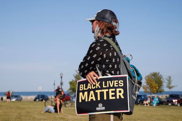 Protestas para denunciar la violencia policial. (Kamil KRZACZYNSKI / AFP)