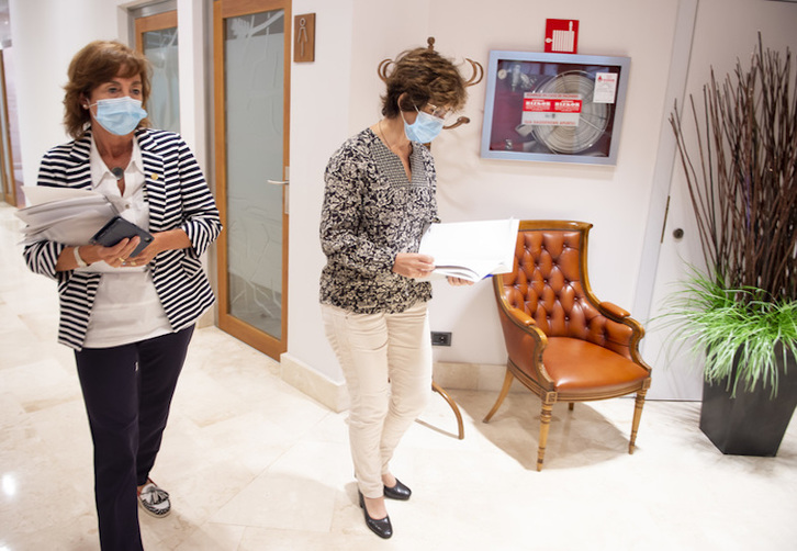 Uriarte y Murga, consejeras de Educación y Salud. (IREKIA)