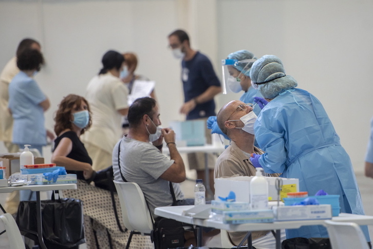 Pruebas PCR realizadas hace unos días en Irun. (Gorka RUBIO / FOKU)