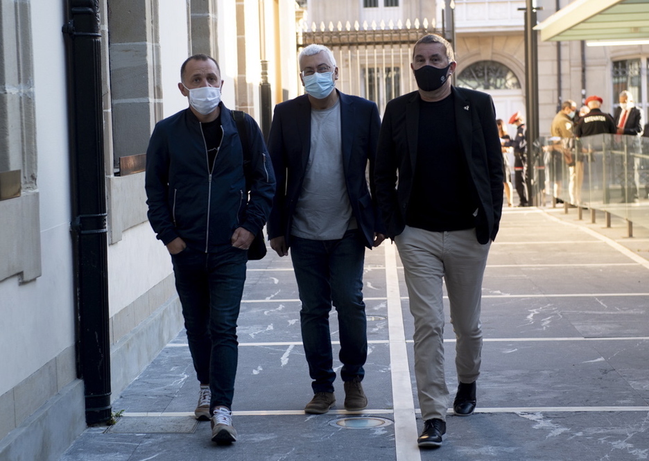 Arnaldo Otegi izan da gaur Gasteizko Legebiltzarrera hurbildu denetako bat. (Juanan RUIZ/FOKU)