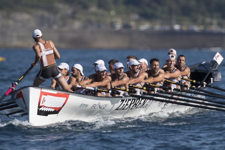 Zierbenak pronostikoak bete eta sailkapen estropada irabazi du. (Juan Carlos RUIZ / FOKU)