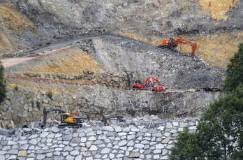 Trabajos en el vertedero de Zaldibar. (Marisol RAMIREZ/FOKU)
