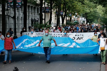 Sareren manifestazioa, ‘Salbuespen Legediak hiltzen du!’ lemapean Igor Gonzalez Sola presoaren heriotza salatzeko. (Aritz LOIOLA/FOKU).