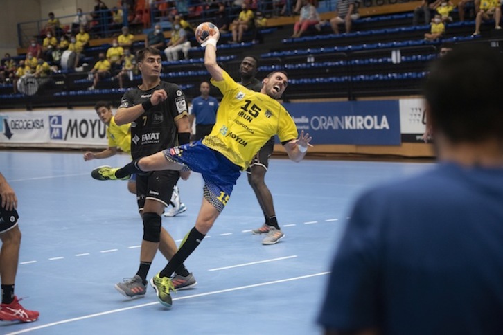 Imagen del partido de primera ronda ante el PAUC (Gorka RUBIO / FOKU)