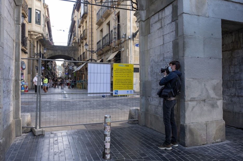 Portu inguruak erabat itxita egon ziren jendearentzat (Jon URBE / FOKU)