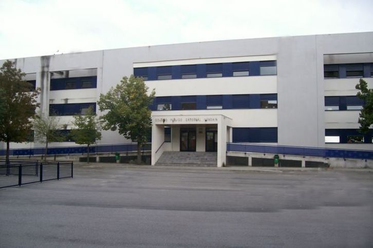 Colegio Cardenal Ilundain, donde una clase has sido confinada.