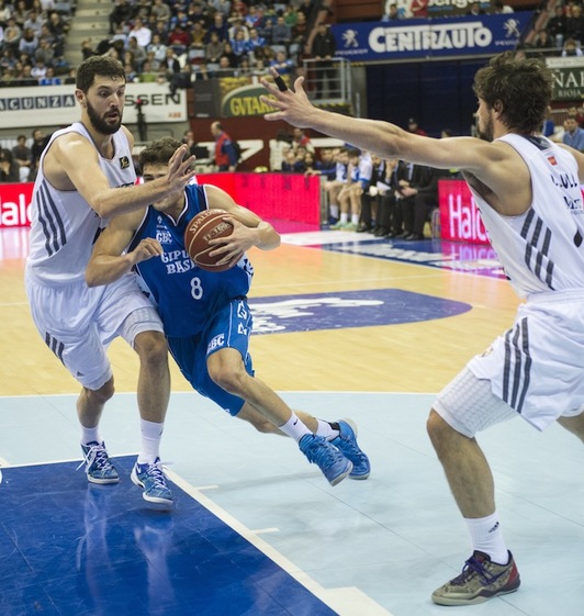 Gipuzkoa Basket deberá ir a Miribilla para estrenar la temporada frente al Real Madrid. (Jon URBE / FOKU)