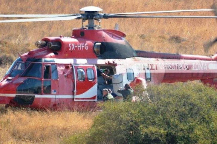 Llegada de helicópteros con carpas a una zona cercana al campo de Kara Tepe, muy cercano al de Moria. (@stonisigr)