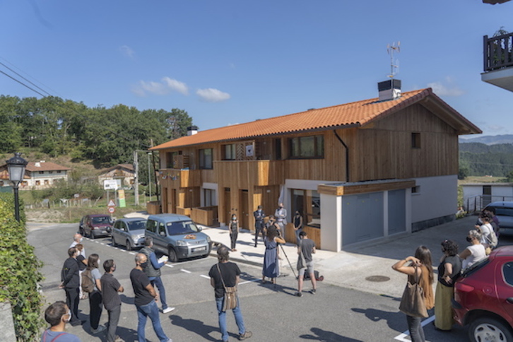 Zeraingo Antxaputzuko etxebizitzen aurkezpena. (Andoni CANELLADA/FOKU)