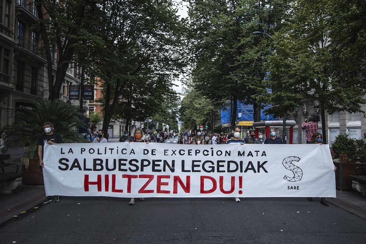 Cabeza de la manifestación del pasado domingo en Bilbo tras la muerte de González Sola. (Aritz LOIOLA/FOKU)