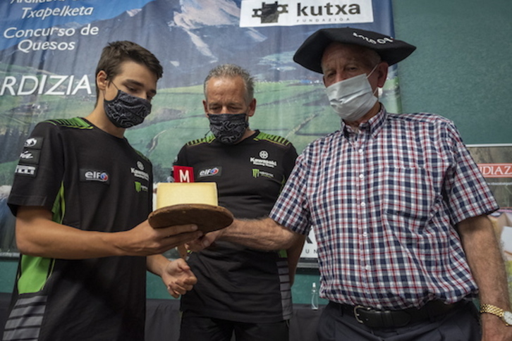 Patxi Lopez de Uralde, txapelarekin. (Jon URBE/FOKU)