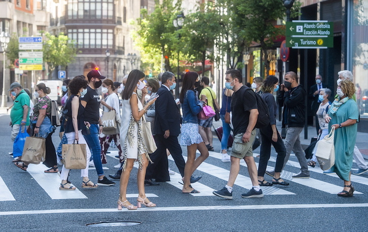 En Bilbo se han contabilizado 51 positivos en las últimas 24 horas. (Luis JAUREGIALTZO/FOKU)