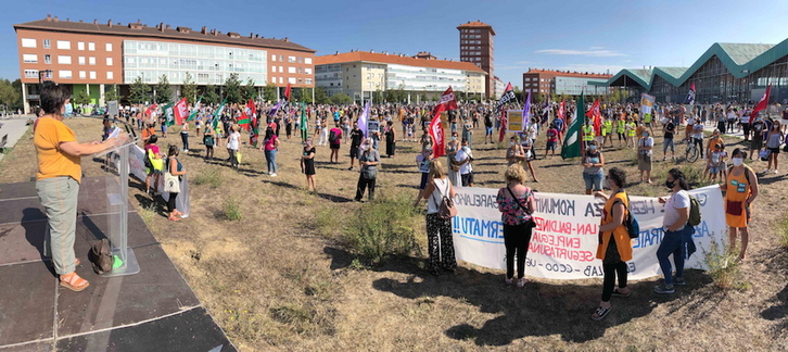 Gasteizen Euskaltzaindia plazan bukatu da manifestazioa. (Raul BOGAJO/FOKU)