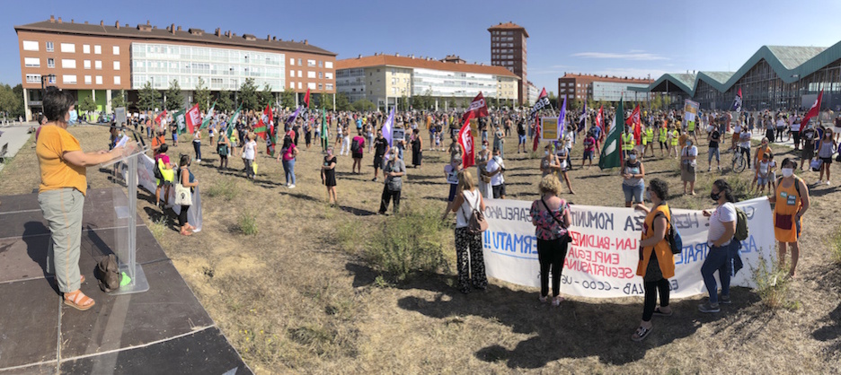 Intervención al término de la manifestación de Gasteiz. (Raúl BOGAJO / FOKU)