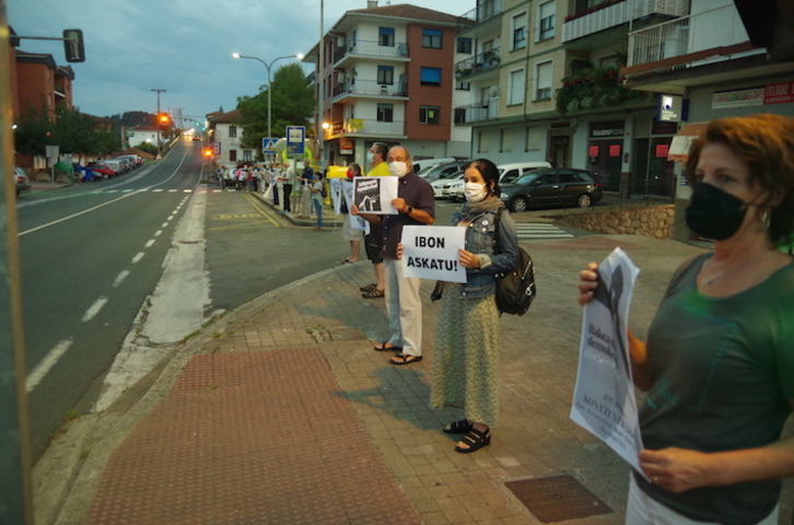 Ibon Goieaskoetxearen espainiaratzea salatu dute bart Busturian. 