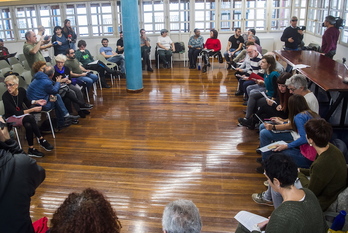 Reunión de movimientos sociales en Bilbo (Foto: Luis Jauregialtzo)