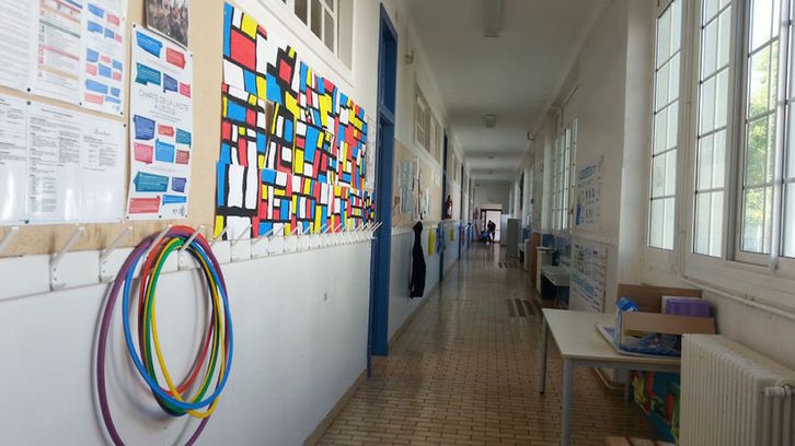 El nuevo protocolo se aplicará, por ahora, en la enseñanza primaria. (Naiz)