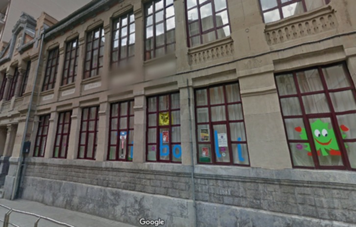 Fachada de Tiboli Eskola.