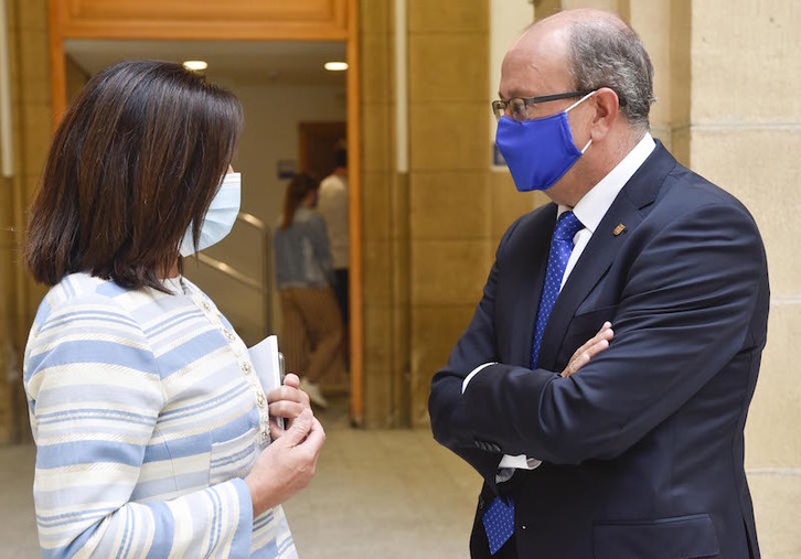 Artolazabal eta Rodriguez Ranz, sailburua eta zuzendaria. (Deustoko Unibertsitatea)