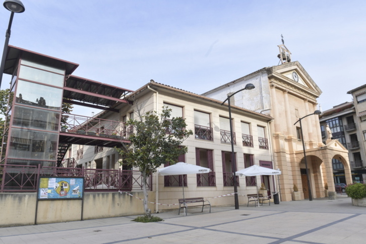 Residencia de ancianos de Azkoien, donde han aparecido los primeros contagios. (Idoia ZABALETA/FOKU)