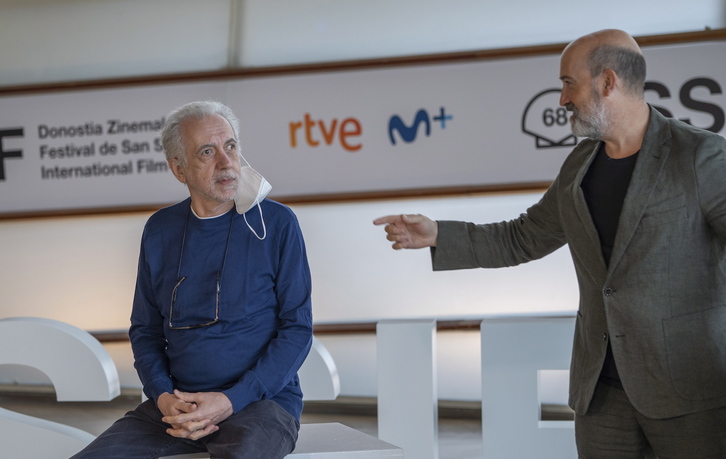 Trueba y Cámara, durante la rueda de prensa de hoy. (Andoni CANELLADA / FOKU)