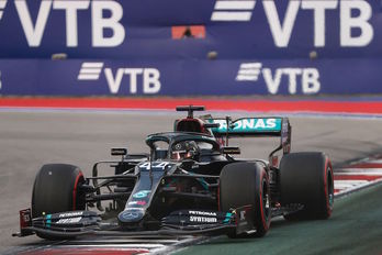 Lewis Hamilton exprime su Mercedes en Sochi. (Maxim SHEMETOV/AFP)