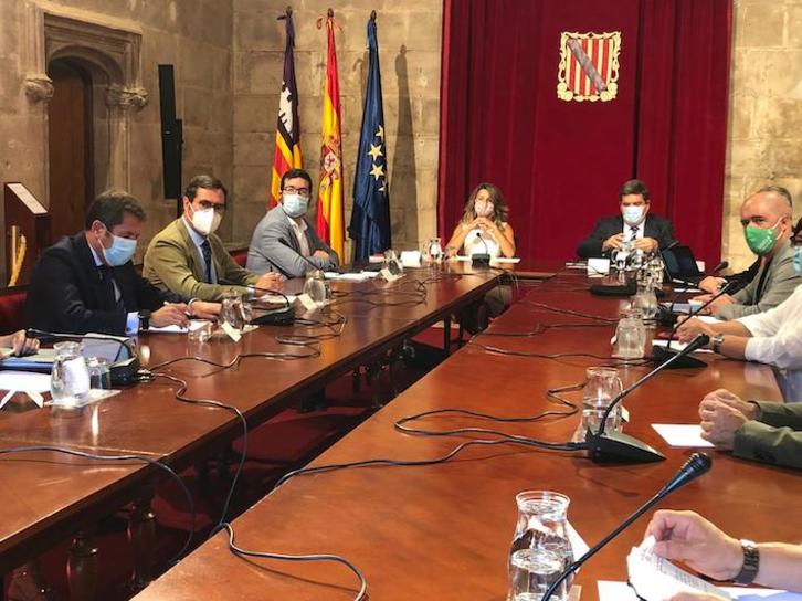 La patronal ha aprobado la última propuesta del Gobierno español para prorrogar los ERTE y se suma al pacto con los sindicatos. (@CEOE_ES)