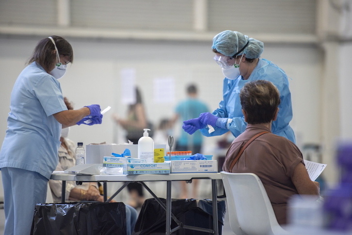 PCR froga gutxiago egin dira azken orduetan. (Gorka RUBIO/FOKU)