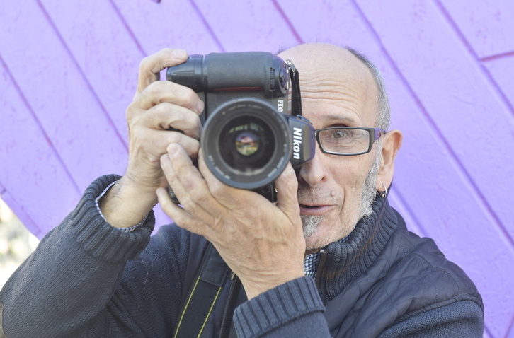 El fotógrafo Joxe Lacalle. (Idoia ZABALETA/FOKU)