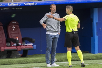 Garitano en el derbi de Ipurua. (Juan Carlos RUIZ / FOKU)