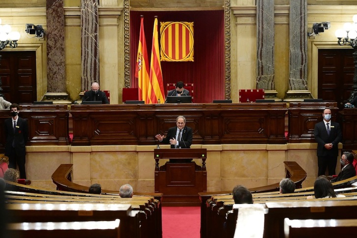 Quim Torra durante su intervención en el Parlament. (Lluís GENÉ/AFP)
