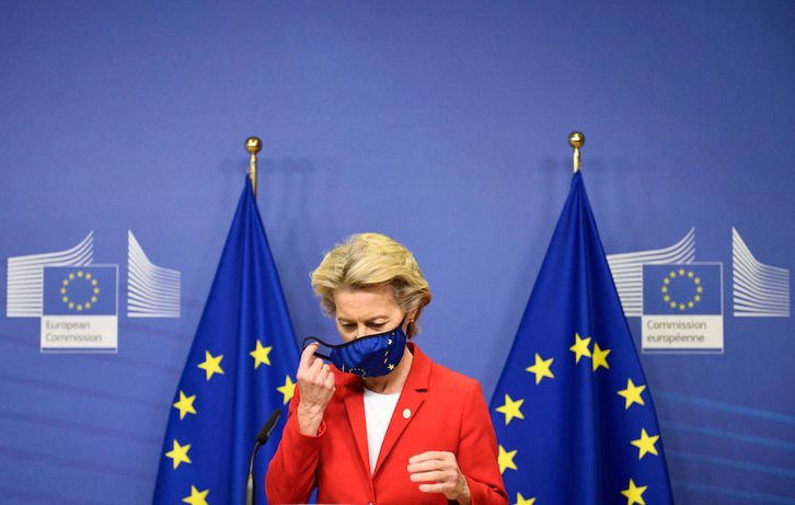 La presidenta de la Comisión Europea, Ursula Von der Leyen, durante su comparecencia. (Johanna GERON/POOL/AFP)
