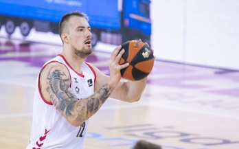 Bizkarreko arazoen gainetik, Ondrej Balvin jokatzeko prest egongo omen da larunbatean Obradoiroren aurka. (V. SALGADO / ACB PHOTO)