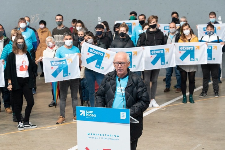 Agerraldi jendetsua egin du goiz honetan Sarek, Donostian. (Gorka RUBIO I FOKU)