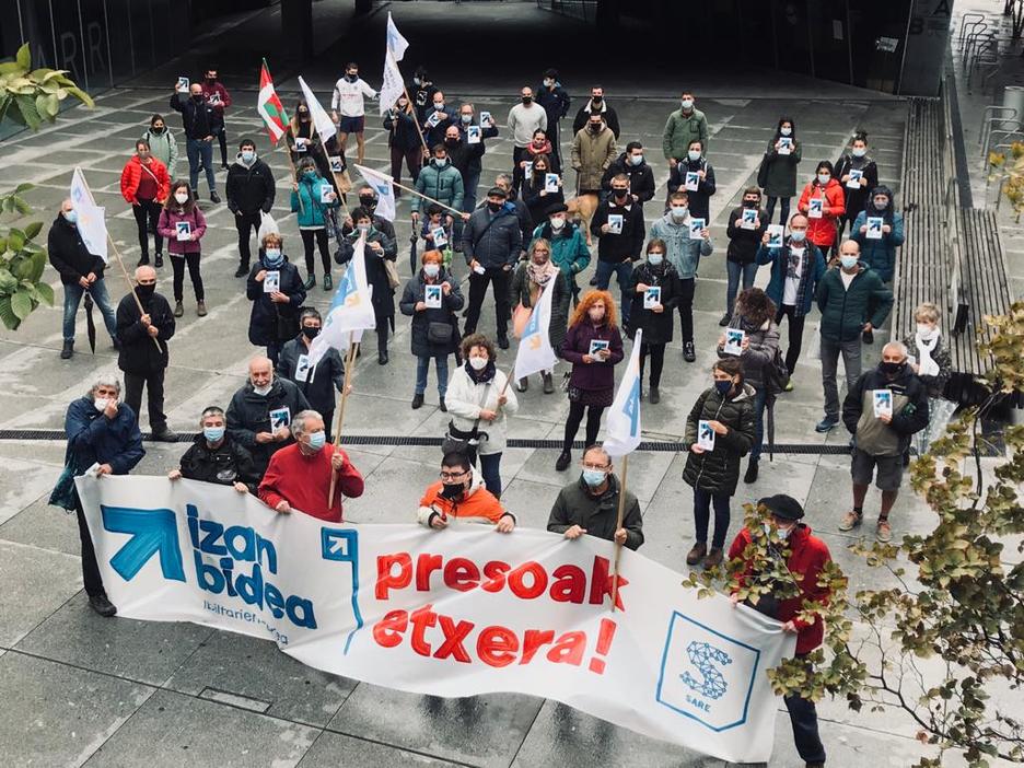 Acto de Saren en Algorta. (@algortakosare). Acto de Saren en Algorta. (@algortakosare).