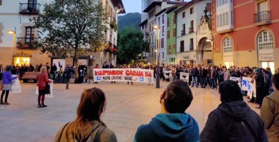 Elkarretaratzea Arrasaten; Kepa Arkauzen herria da. (@Sare_herritarra) Elkarretaratzea Arrasaten; Kepa Arkauzen herria da. (@Sare_herritarra)