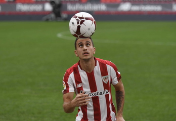 Berenguer ha sido presentado esta tarde en San Mamés. (Raúl BOGAJO / FOKU)