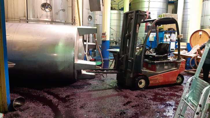 Imagen de la bodega. (@BomberosAraba)