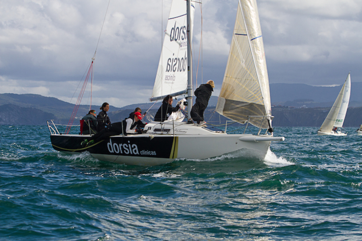 Las chicas del “Dorsia Sailing Team” en pleno esfuerzo. (RCMA-RSC)