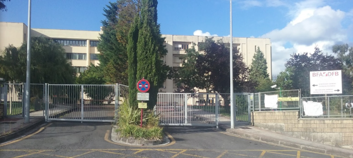 El Centro Asistencial Leioa-IFAS cuenta con 32 personas afectadas. (NAIZ)