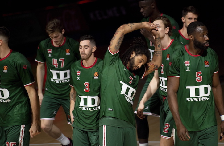 La plantilla del Baskonia está a la espera del Zenit. (Raúl BOGAJO/FOKU)